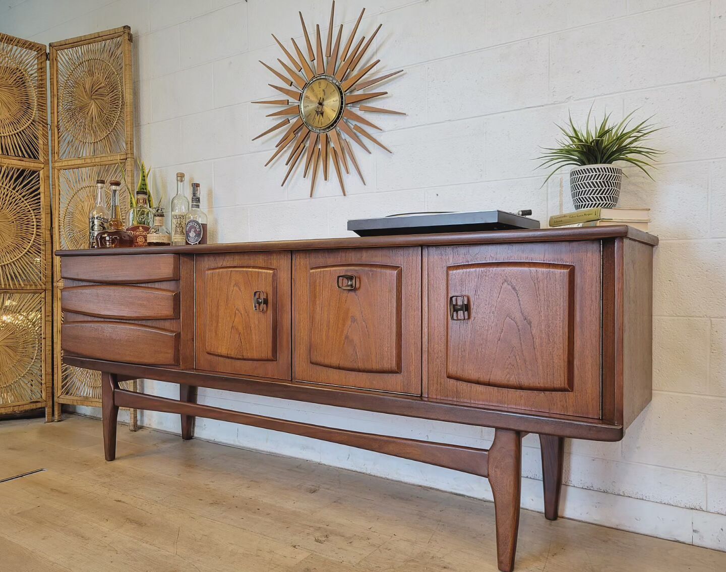 BB Credenza